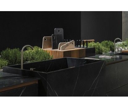 Ultra Marmi Nero Marquinia